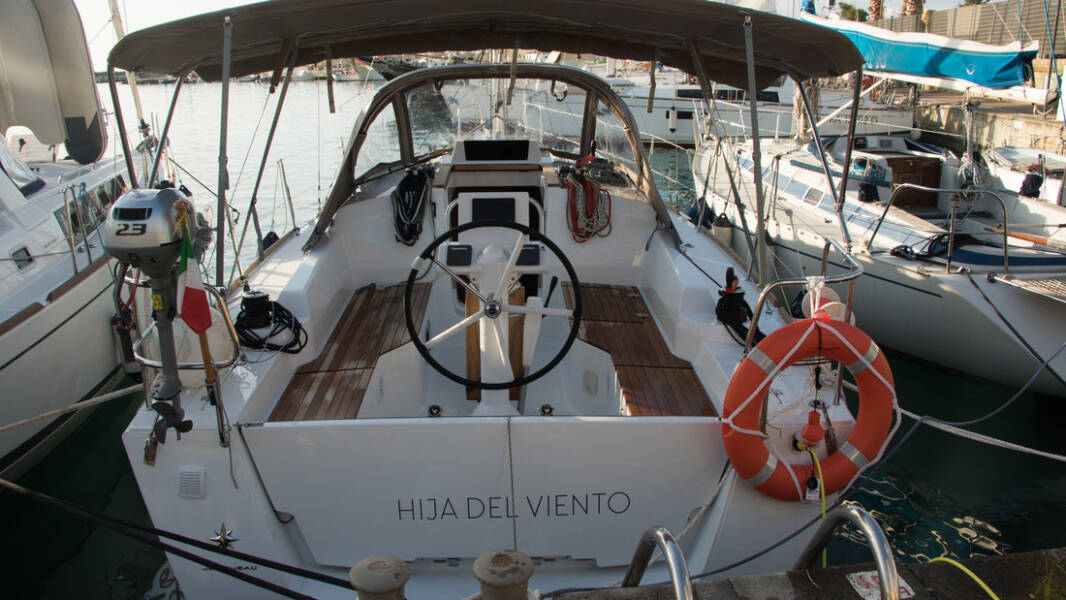 Sun Odyssey 319 Hija del Viento