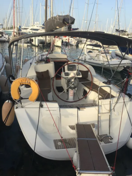 Sun Odyssey 33i Carry On