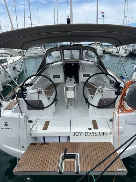 Sun Odyssey 349 Joy Division