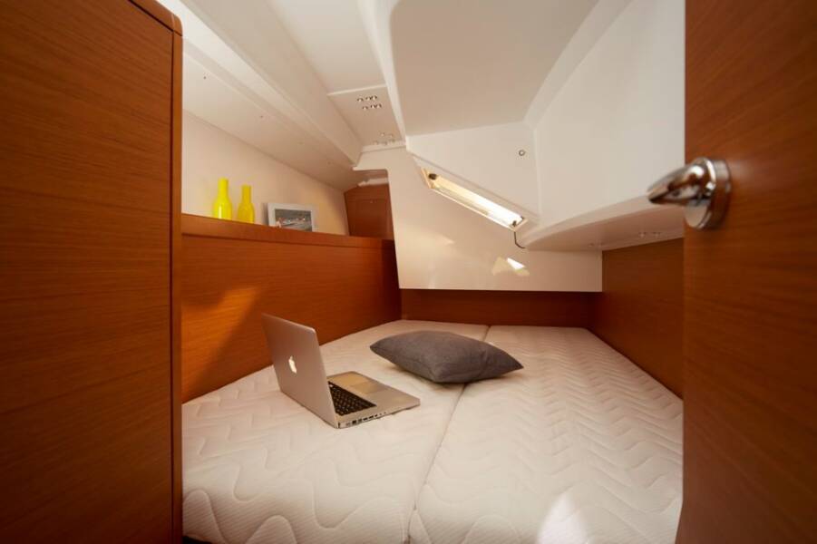 Sun Odyssey 349 Gin Tonic