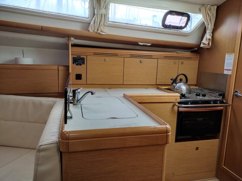 Sun Odyssey 36i Anita