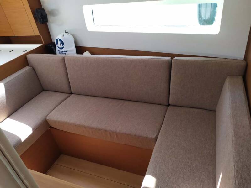 Sun Odyssey 380 Bright Elli