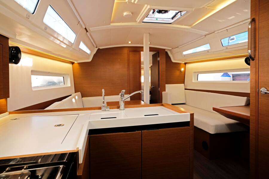 Sun Odyssey 380 Sea Kiss