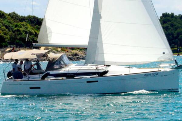 Sun Odyssey 389 Tina