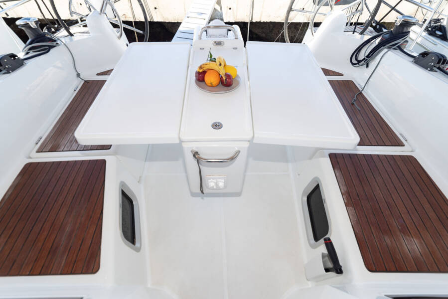 Sun Odyssey 410 SuElli