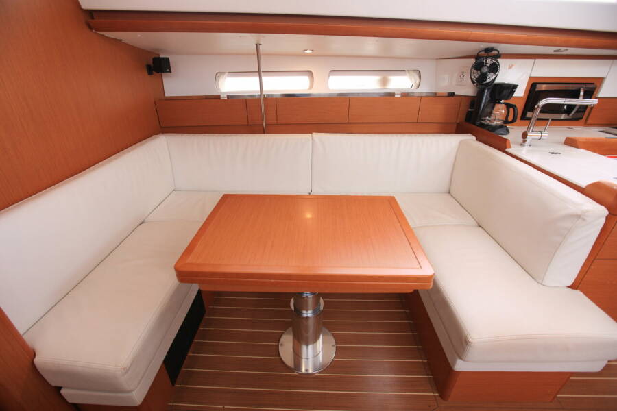 Sun Odyssey 44 DS Good Decision