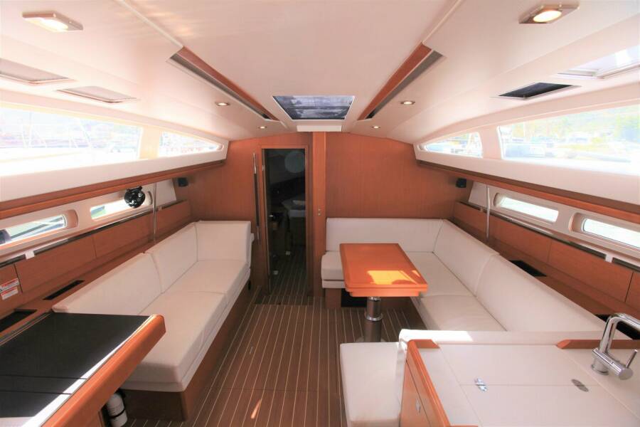 Sun Odyssey 44 DS Good Decision