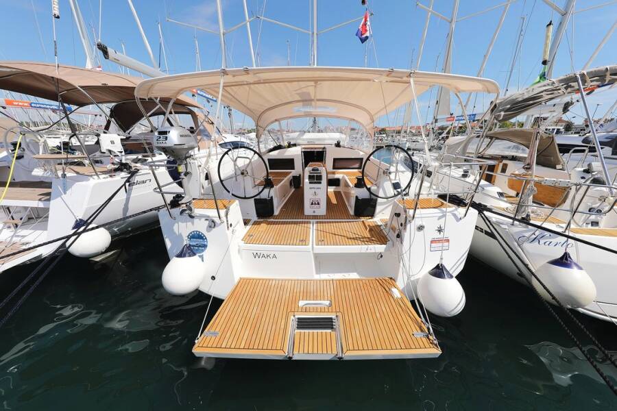 Sun Odyssey 440 Waka