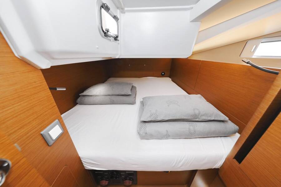 Sun Odyssey 440 Waka