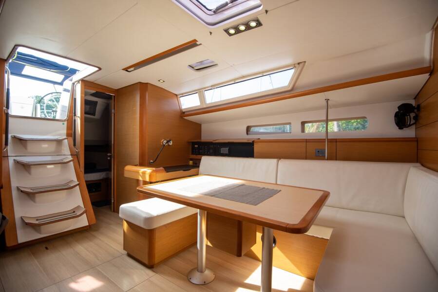 Sun Odyssey 469 Chinon 2