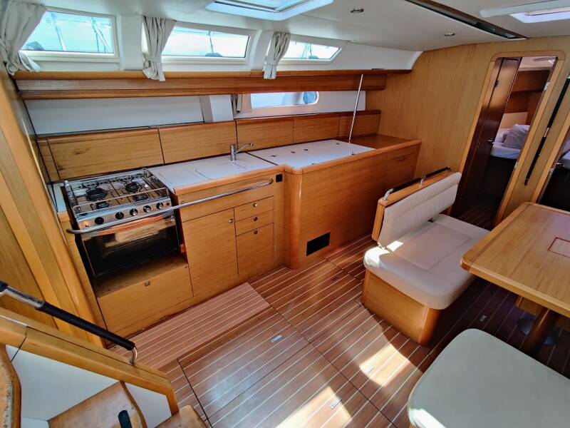 Sun Odyssey 49i 