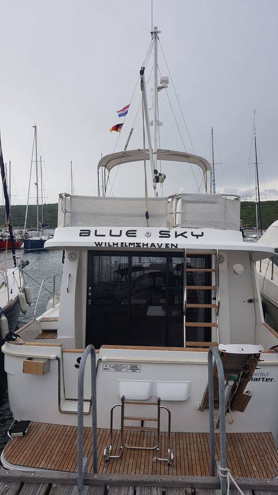 Swift Trawler 34 Blue Sky